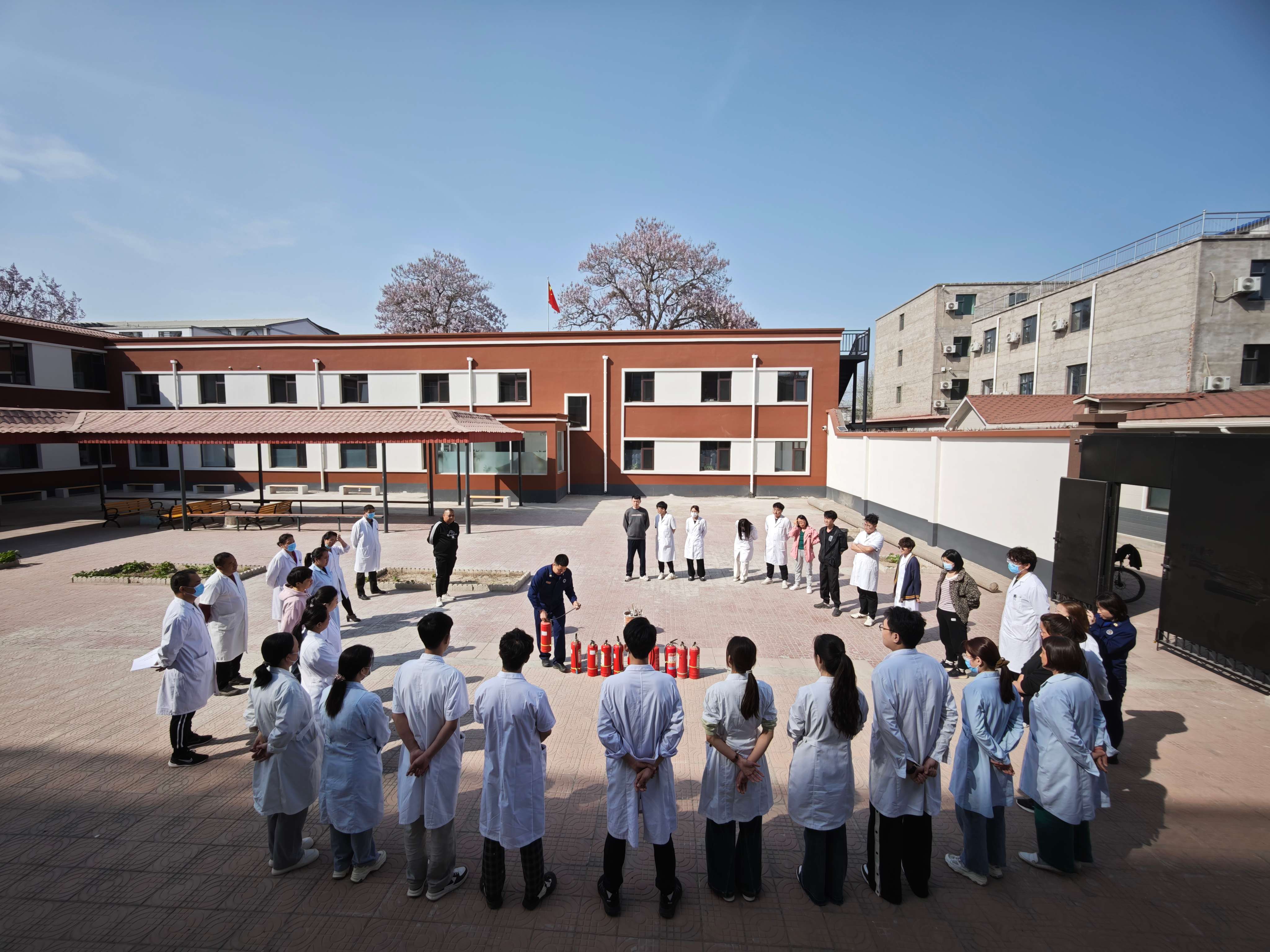 消防知識培訓(xùn)及火災(zāi)逃生演練